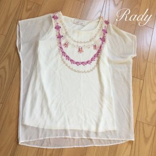 レディー(Rady)のRadyビジューネックレスプリントカットソー(カットソー(半袖/袖なし))