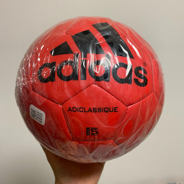 adidas(アディダス)の【新品】adidas サッカーボール 5号 スポーツ/アウトドアのサッカー/フットサル(ボール)の商品写真