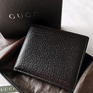 グッチ(Gucci)のグッチ（GUCCI）二つ折り財布　レザー　黒　　(折り財布)