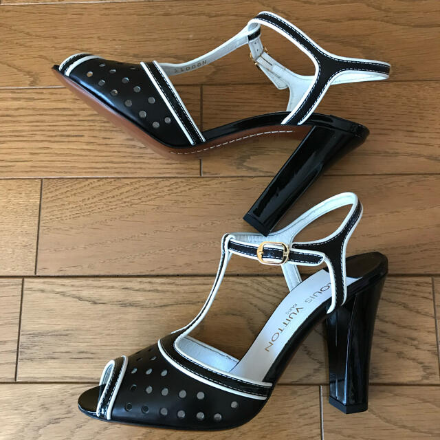 靴/シューズ【未使用】Louis Vuitton サンダル 35.5