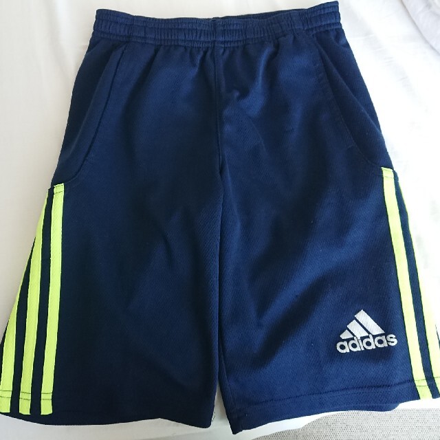 adidas(アディダス)のadidas パンツ キッズ/ベビー/マタニティのキッズ服男の子用(90cm~)(パンツ/スパッツ)の商品写真