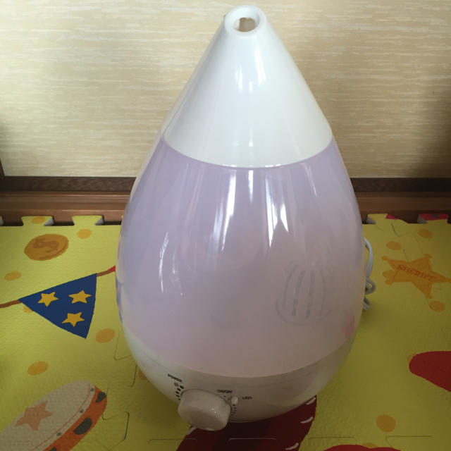 加湿アロマ器 スマホ/家電/カメラの生活家電(加湿器/除湿機)の商品写真