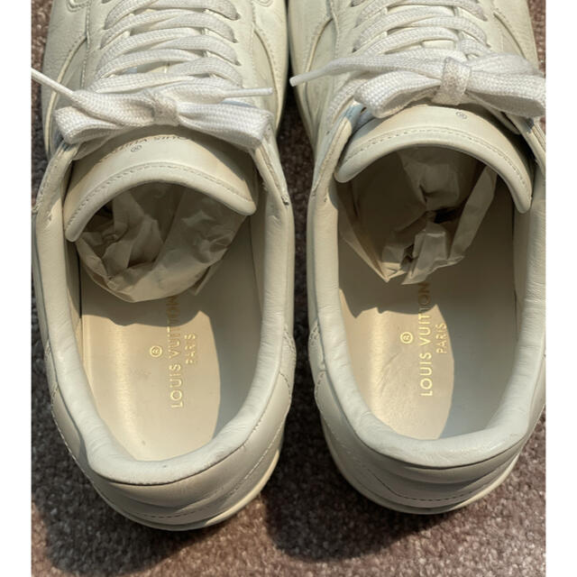 LOUIS VUITTON(ルイヴィトン)のLOUIS VUITTON ヴィトン　スニーカー　ホワイト メンズの靴/シューズ(スニーカー)の商品写真