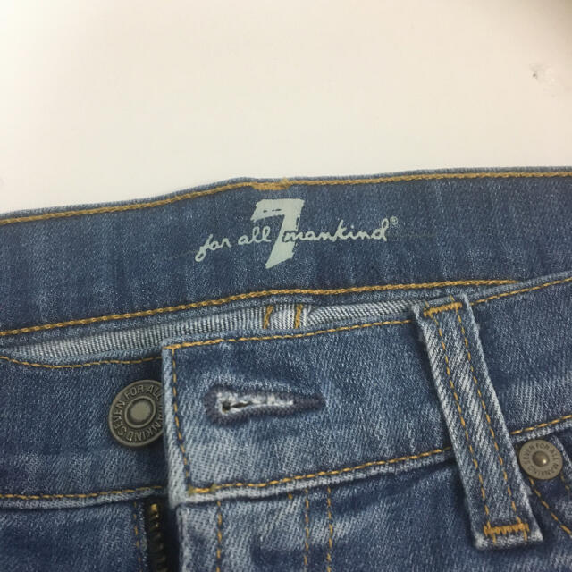 7 for all mankind(セブンフォーオールマンカインド)の新品未使用 セブンフォオールマンカインド ショートパンツ  レディースのパンツ(デニム/ジーンズ)の商品写真