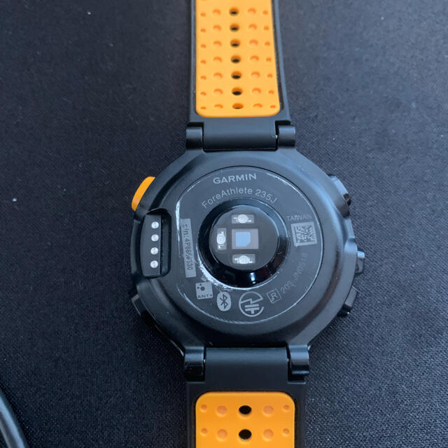 GARMIN(ガーミン)のGarmin 235J foreathlete yellow 色違いバンド付き メンズの時計(腕時計(デジタル))の商品写真