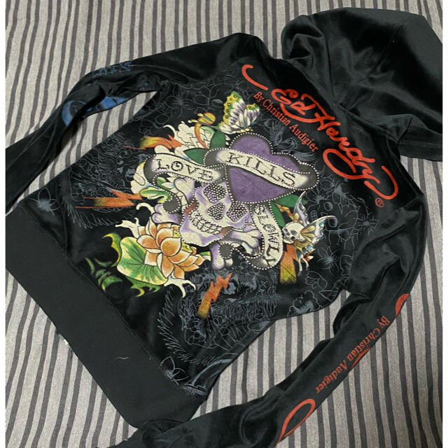 Ed Hardy(エドハーディー)のエドハーディー⭐︎パーカー⭐︎蝶とドクロと薔薇柄⭐︎ファスナーチャームも髑髏 レディースのトップス(パーカー)の商品写真