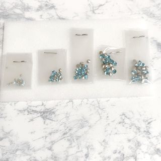 スワロフスキー(SWAROVSKI)のswarovski Vカットストーン(ネイル用品)