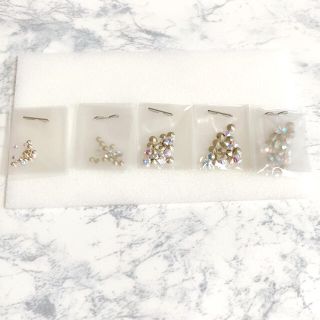 スワロフスキー(SWAROVSKI)のswarovski Vカットストーン(ネイル用品)