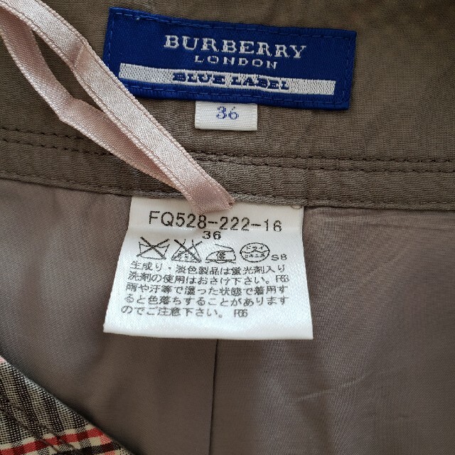 BURBERRY BLUE LABEL(バーバリーブルーレーベル)のBURBERRY ハーフパンツ 36 レディースのパンツ(ハーフパンツ)の商品写真