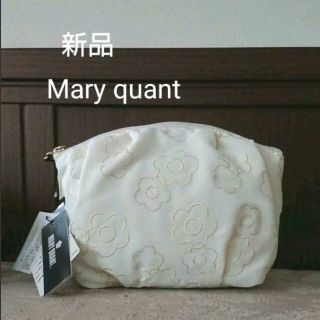 マリークワント(MARY QUANT)の新品 マリークワント フラッフィ舟形ポーチ オフホワイト  定価4950円(ポーチ)