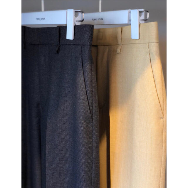 FUMIKA_UCHIDA TUCK SLACKS | academiadevendasmb.com.br