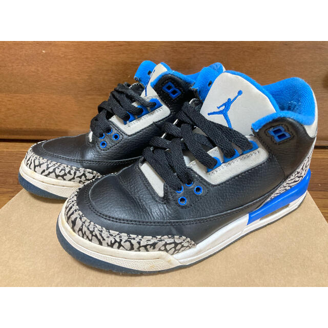 NIKE(ナイキ)のNIKE AIR JORDAN 3 RETRO エアジョーダン　23 メンズの靴/シューズ(スニーカー)の商品写真