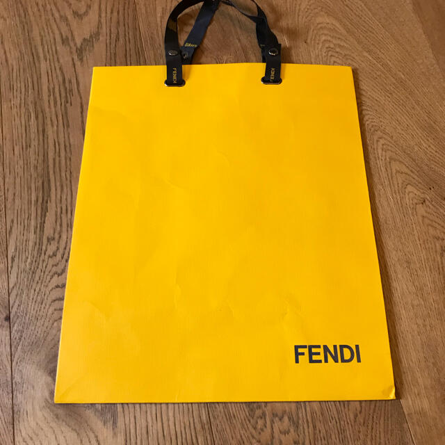 FENDI(フェンディ)のBLACK様専用FENDI フェンディ　ショッパー　保存袋　紙袋　7点セット　 レディースのバッグ(ショップ袋)の商品写真