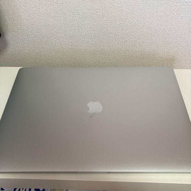 MacBook メモリ16G SSD256GBの通販 by しょご's shop｜ラクマ Pro 15インチ 2017 定番特価