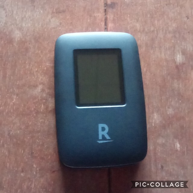 Rakuten(ラクテン)のぶちゃま様専用です。 Rakuten WiFi Pocket ブラック 新品 スマホ/家電/カメラのスマートフォン/携帯電話(その他)の商品写真