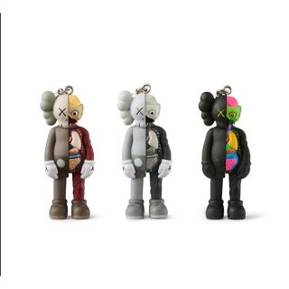 メディコムトイ(MEDICOM TOY)のKAWS TOKYO FIRST キーホルダー KEYHOLDER 3セット(キャラクターグッズ)