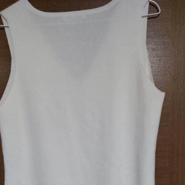 JEANASIS(ジーナシス)のまたお値下げジーナシスホワイトトップス美品 レディースのトップス(Tシャツ(半袖/袖なし))の商品写真