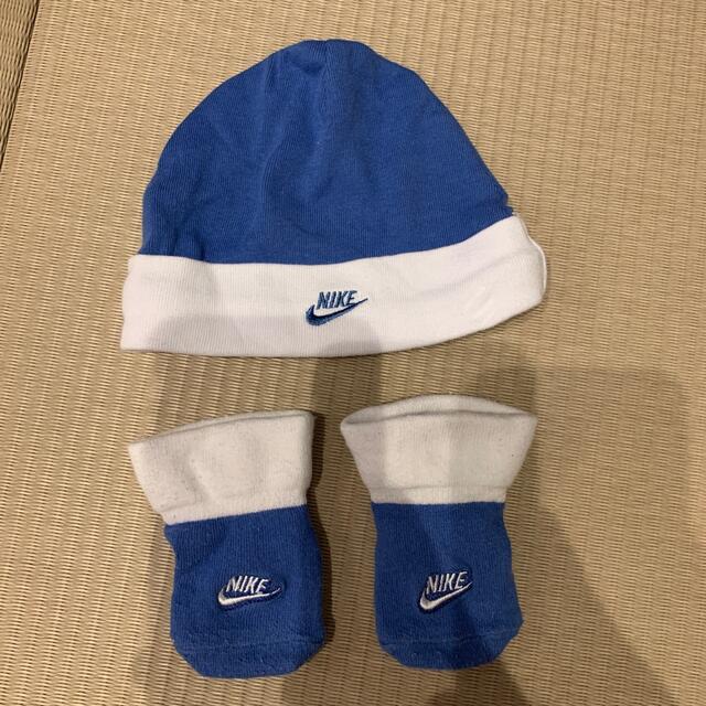 NIKE 新生児用帽子と靴下 キッズ/ベビー/マタニティのベビー服(~85cm)(その他)の商品写真