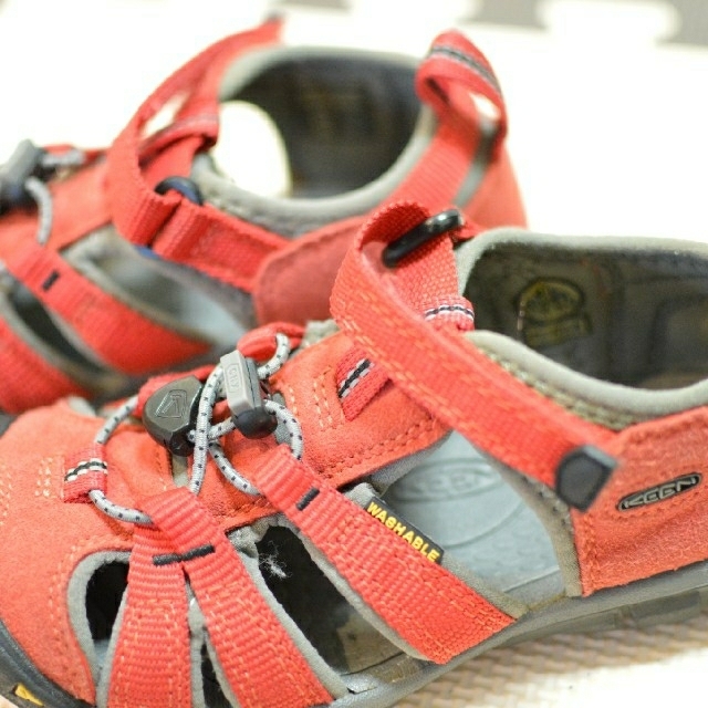 KEEN(キーン)の【専用momomam様】KEEN サンダル 18㎝ キッズ/ベビー/マタニティのキッズ靴/シューズ(15cm~)(サンダル)の商品写真