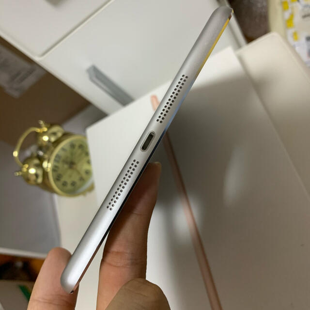 iPad(アイパッド)の極美品　iPad  mini2 特大容量128GB  セルラードコモ　ミニ2世代 スマホ/家電/カメラのPC/タブレット(タブレット)の商品写真