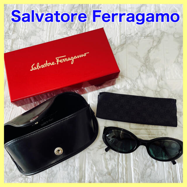 Salvatore Ferragamo(サルヴァトーレフェラガモ)のサルヴァトーレ フェラガモ　レディース　サングラス　ガンチーニ　ラインストーン レディースのファッション小物(サングラス/メガネ)の商品写真