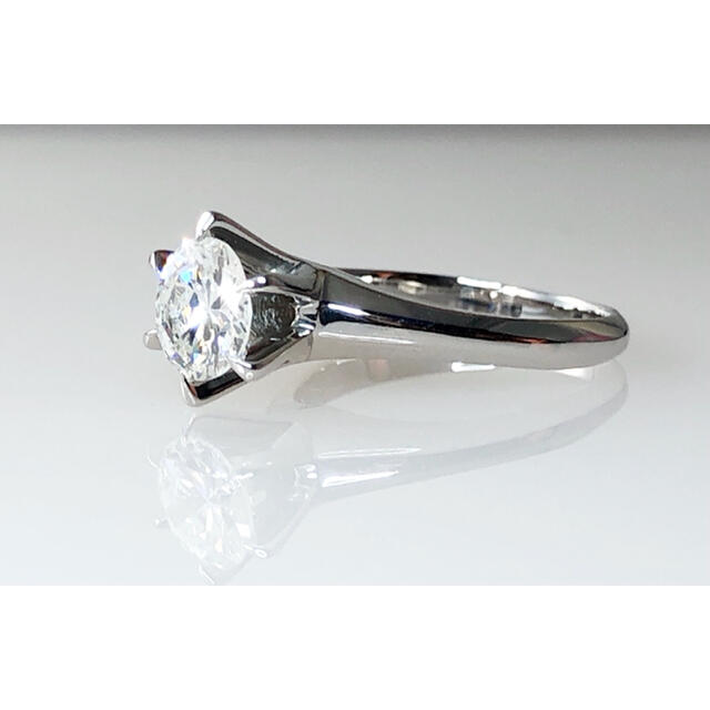 キラキラshop 天然ダイヤモンド　リング　1ct プラチナ　豪華　ギラギラ レディースのアクセサリー(リング(指輪))の商品写真