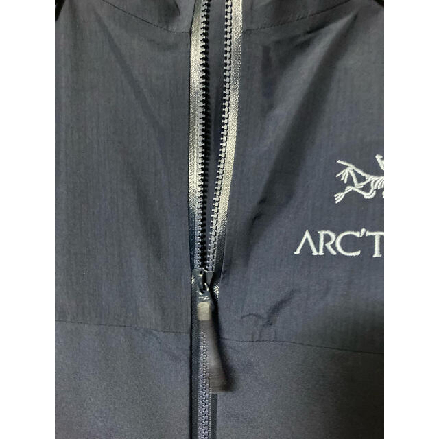 ARC'TERYX(アークテリクス)のアークテリクス ベータSL ハイブリッドジャケット Sサイズ メンズのジャケット/アウター(マウンテンパーカー)の商品写真