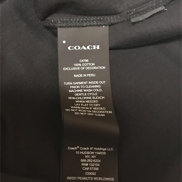 COACH(コーチ)のコーチ　スヌーピーコラボTシャツ　L （日本サイズX L） メンズのトップス(Tシャツ/カットソー(半袖/袖なし))の商品写真