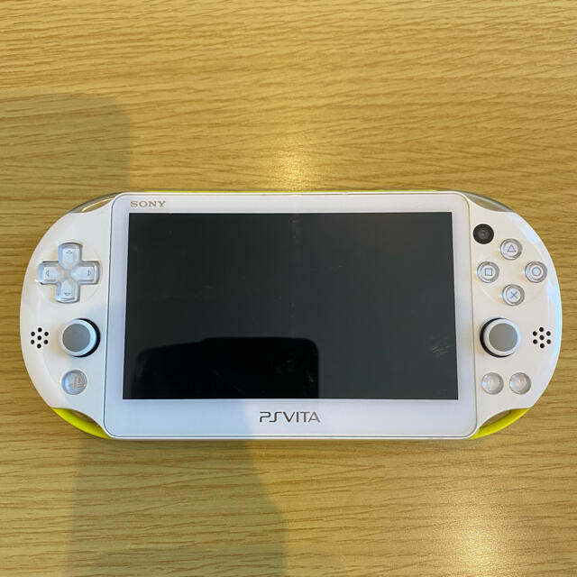 ジャンク品 PlayStation®Vita（PCH-2000シリーズ） 携帯用ゲーム本体 ...