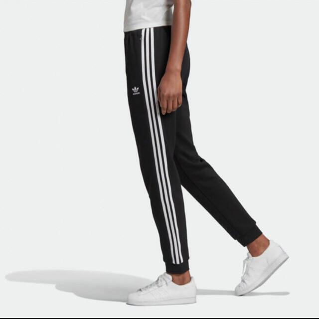 adidas(アディダス)のアディダス　ラインパンツ レディースのパンツ(スキニーパンツ)の商品写真
