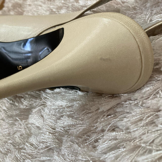 Saint Laurent(サンローラン)の未使用　イブサンローラン　レザーパンプス　22.5cm レディースの靴/シューズ(ハイヒール/パンプス)の商品写真