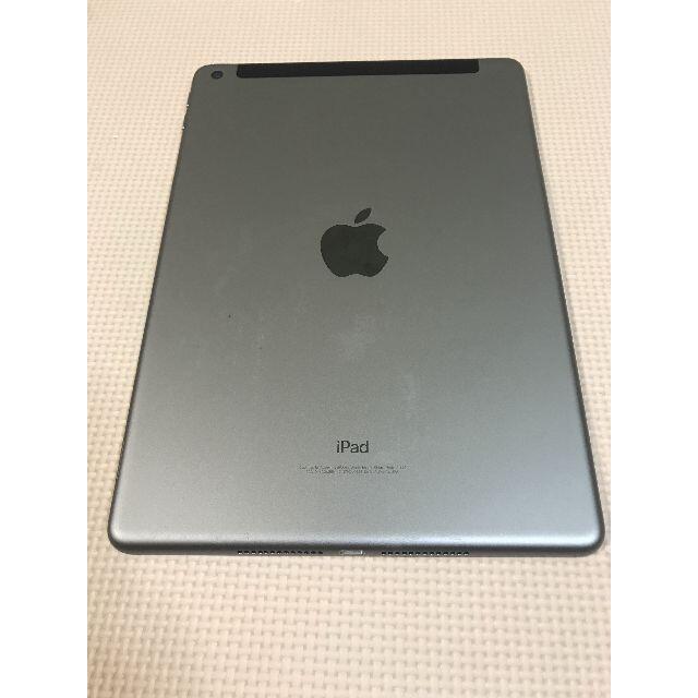 Apple(アップル)のiPad 第6世代 32G SIMフリー MR6N2J/A スマホ/家電/カメラのPC/タブレット(タブレット)の商品写真