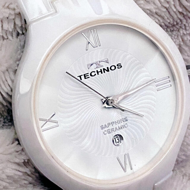 美品！TECHNOS ホワイト　白 腕時計　セラミック　多面カットフェイスファッション小物