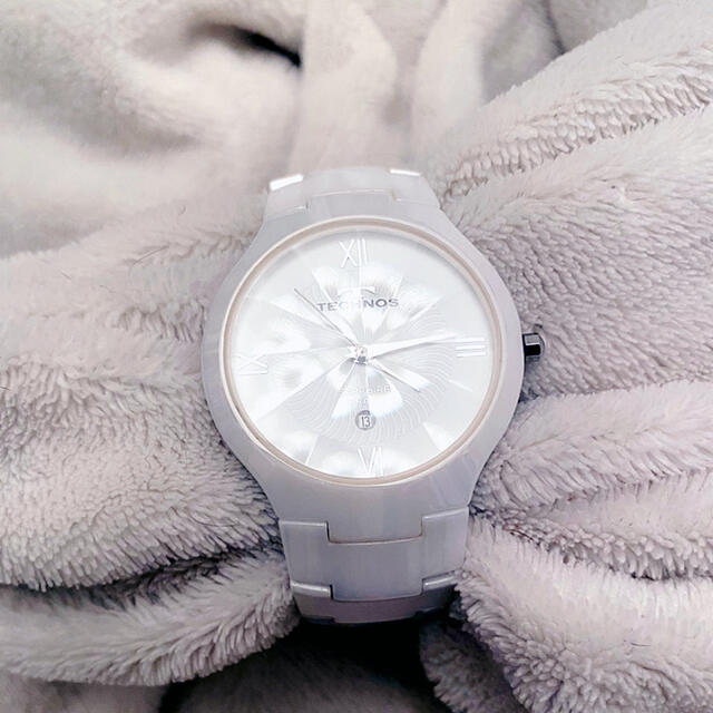 TECHNOS - 美品!TECHNOS ホワイト 白 腕時計 セラミック 多面 TECHNOS - 美品!TECHNOS ホワイト 白 腕時計 セラミック 多面