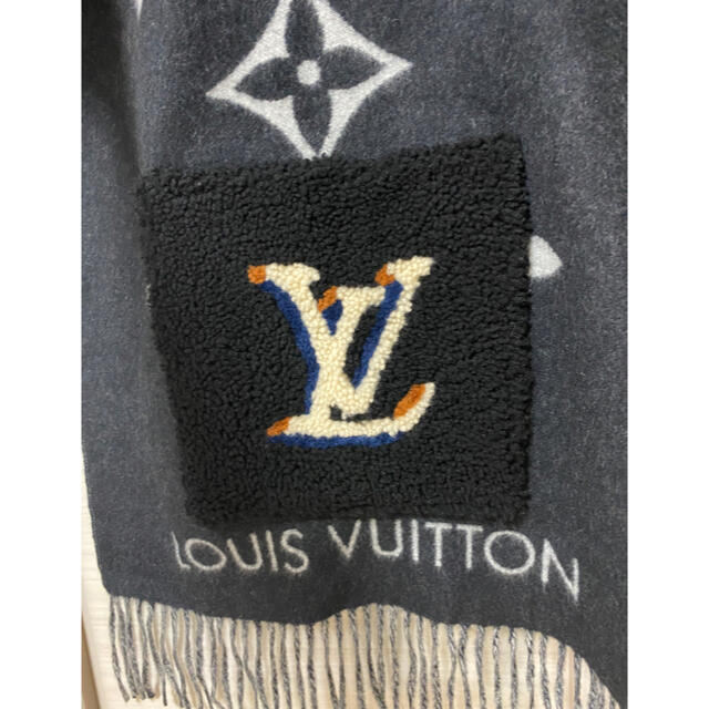 LOUIS VUITTON(ルイヴィトン)のルイヴィトン マフラー ストール ポケット付き レディースのファッション小物(マフラー/ショール)の商品写真