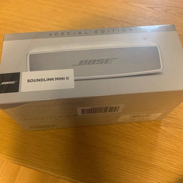 BOSE(ボーズ)のBOSE SOUNDLINK MINI Ⅱ ラックスシルバー スマホ/家電/カメラのオーディオ機器(スピーカー)の商品写真