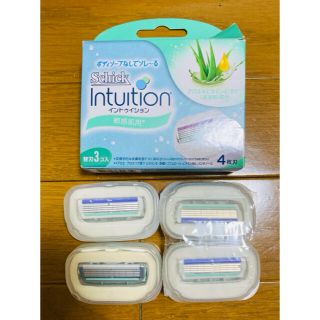 Schick Intuition シック イントゥイション替刃 敏感肌用 4個入(カミソリ)