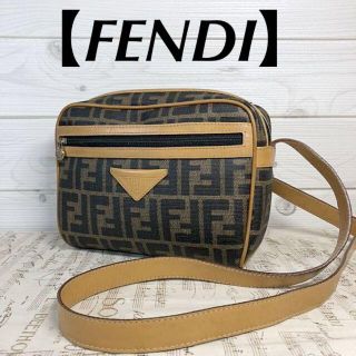 フェンディ(FENDI)の【FENDI】ズッカ柄　PVC ミニショルダーバッグ　三角プレート(ショルダーバッグ)