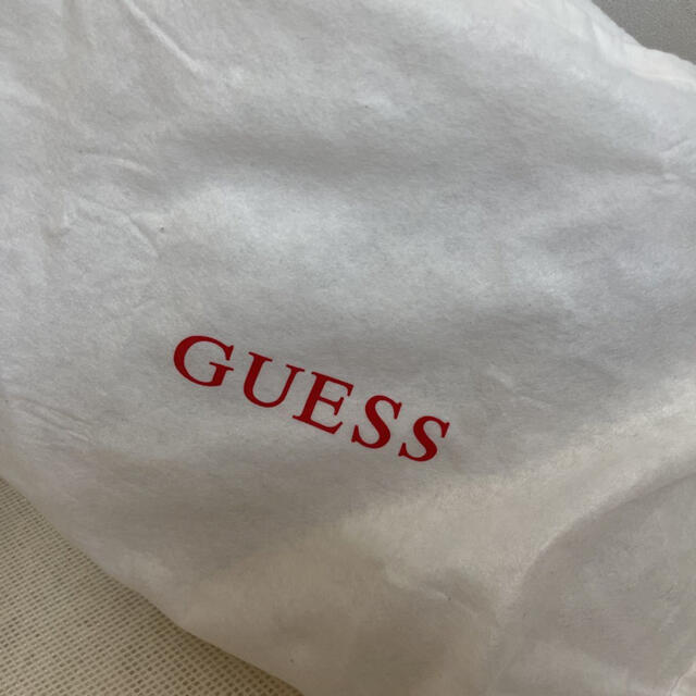 GUESS(ゲス)の最終出品値下げ！！新品　GUESS ゲス　ショルダーバッグ レディースのバッグ(ショルダーバッグ)の商品写真