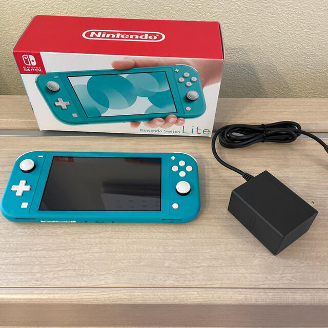 【美品】任天堂 スイッチライト Switch light 本体