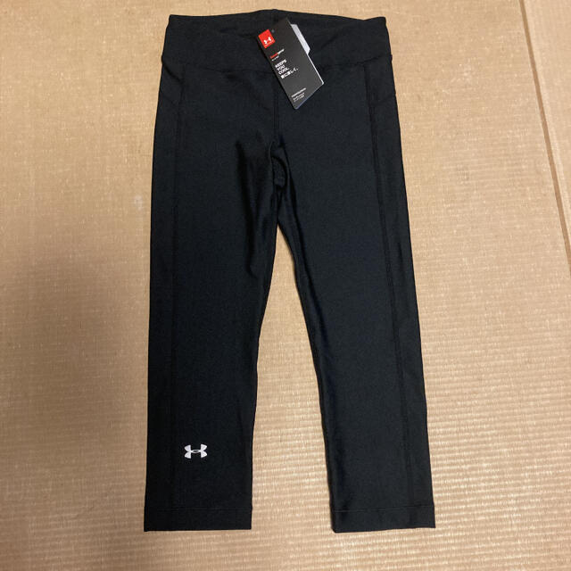 UNDER ARMOUR(アンダーアーマー)のUNDER ARMOUR  レギンス　7分丈　ヒートギア 新品未使用 レディースのレッグウェア(レギンス/スパッツ)の商品写真