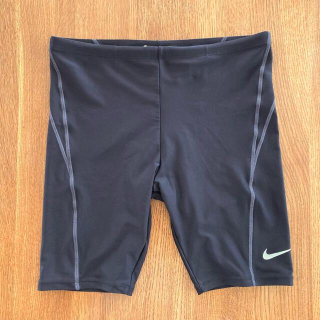 NIKE(ナイキ)の【NIKE】170黒／男の子用水着（Mizuno帽子付き） キッズ/ベビー/マタニティのキッズ服男の子用(90cm~)(水着)の商品写真