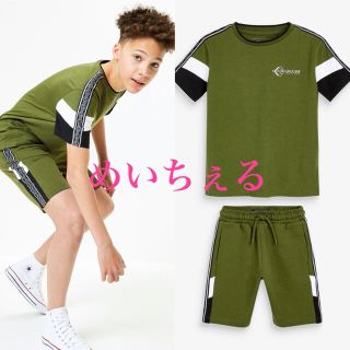 ネクスト(NEXT)の【新品】next カーキ カラーブロックTシャツ&ショートパンツ（ボーイズ）(Tシャツ/カットソー)