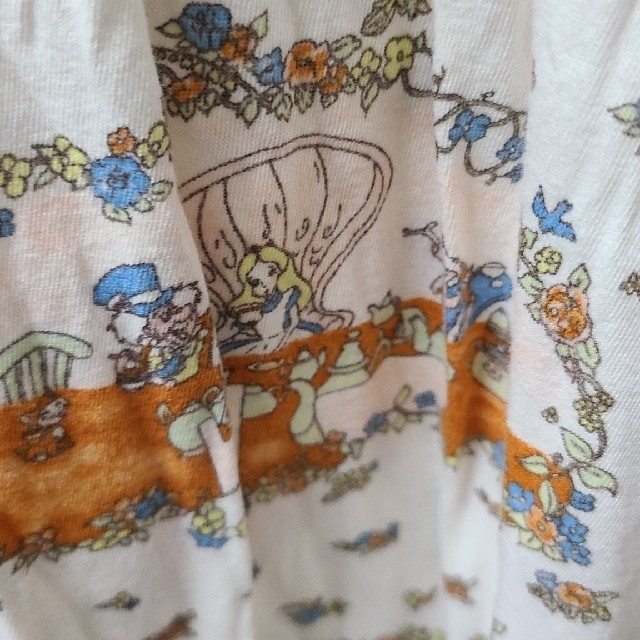 UNIQLO(ユニクロ)のディズニー　アリス　白雪姫　Tシャツ　2点セット　UNIQLO レディースのトップス(Tシャツ(長袖/七分))の商品写真