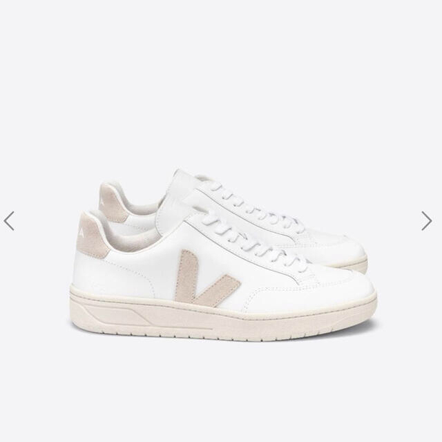 BEAUTY&YOUTH UNITED ARROWS(ビューティアンドユースユナイテッドアローズ)の【値下げ】VEJA（ヴェジャ） V-12 EXTRA-WHITE SABLE メンズの靴/シューズ(スニーカー)の商品写真