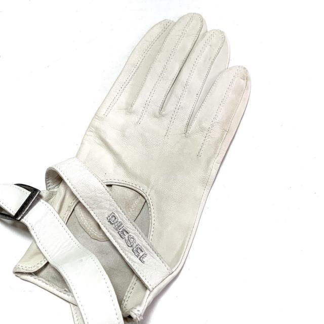 DIESEL(ディーゼル)のディーゼル 手袋 レディース - アイボリー レディースのファッション小物(手袋)の商品写真