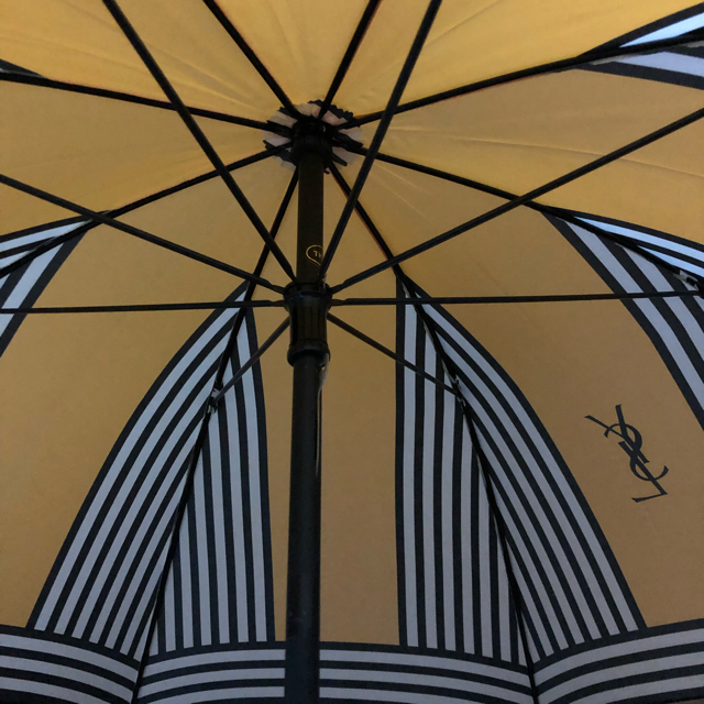 ザインでと┠ Saint 傘の通販 by ブリー's shop｜サンローランならラクマ Laurent - サンローラン します