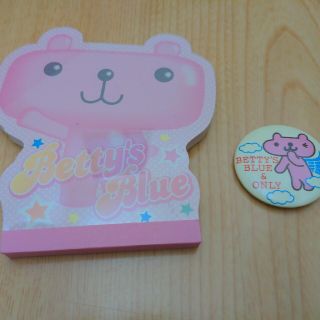 BETTY’S　 BLUＥ　ベティズブルー　エイミーちゃんメモ＋缶バッジセット