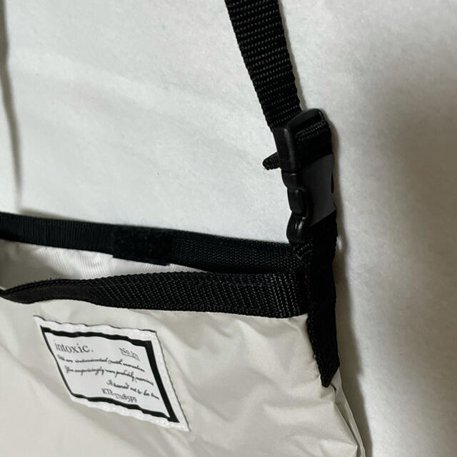 イントキシックサコッシュ レディースのバッグ(ショルダーバッグ)の商品写真