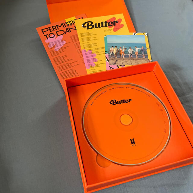 防弾少年団(BTS)(ボウダンショウネンダン)のButter CD 箱なし BTS エンタメ/ホビーのCD(K-POP/アジア)の商品写真